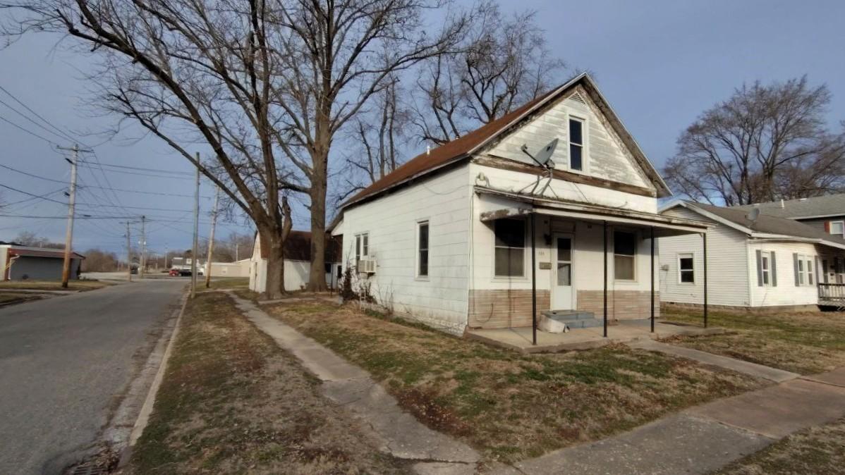 533 S Washington St., Salem, IL 62881