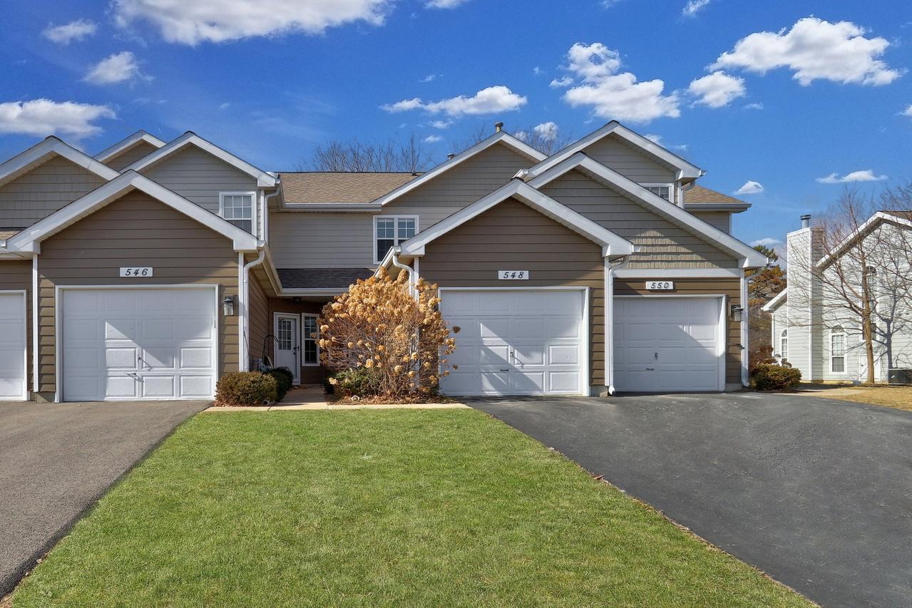 548 Woodhaven Dr., Mundelein, IL 60060