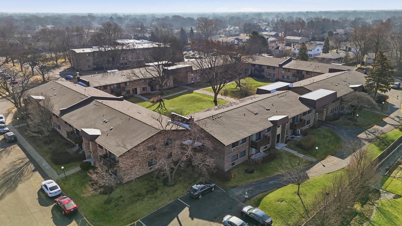 2620 N Windsor Dr. #204, Arlington Heights, IL 60004