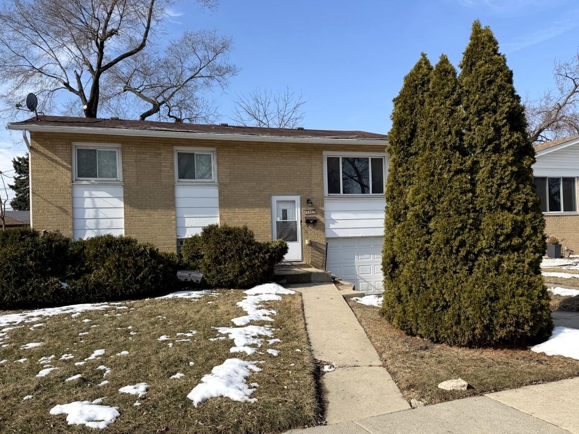 12204 S Lawndale Ave., Alsip, IL 60803