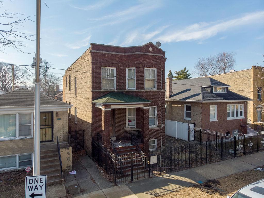 4433 W Walton St., Chicago, IL 60651