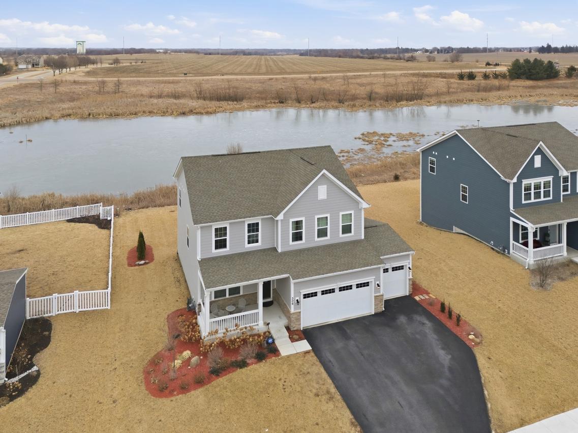 306 Atkinson Dr., Sugar Grove, IL 60554