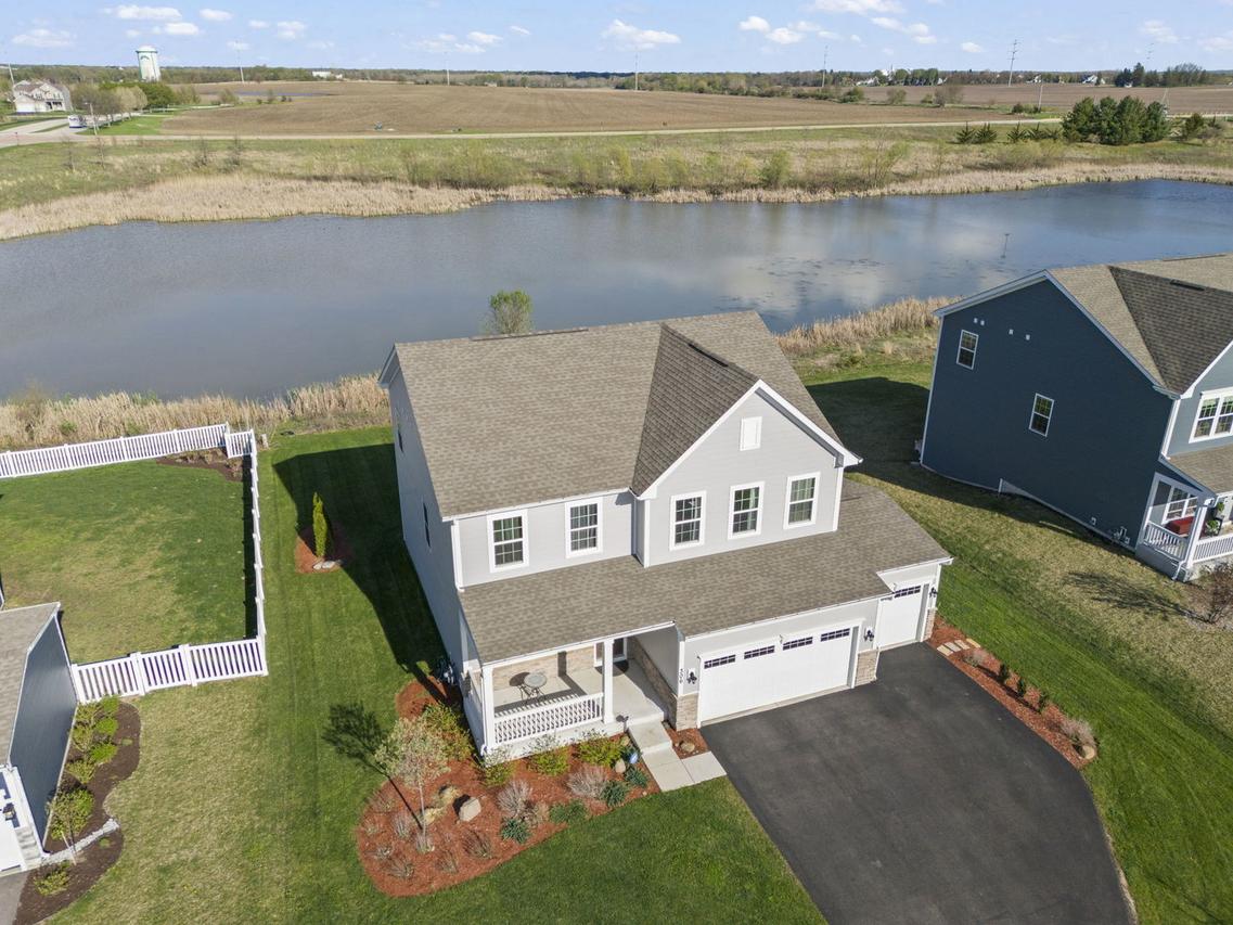 306 Atkinson Dr., Sugar Grove, IL 60554