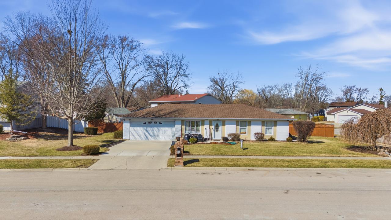 1160 Case Ln., Elgin, IL 60120