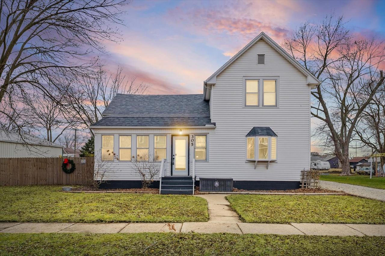 305 S Oak St., Buckley, IL 60918