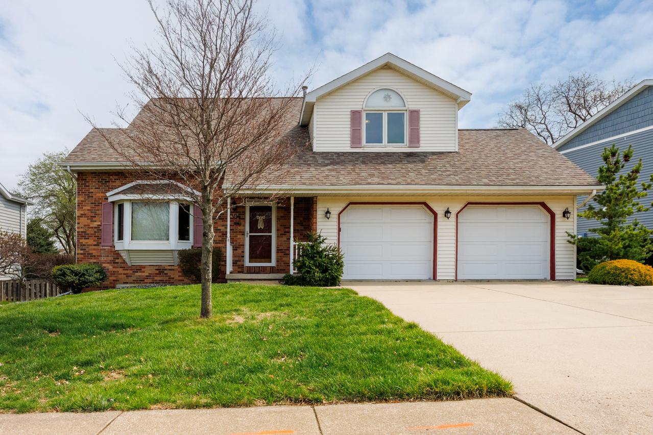 1304 S Hershey Rd., Bloomington, IL 61704