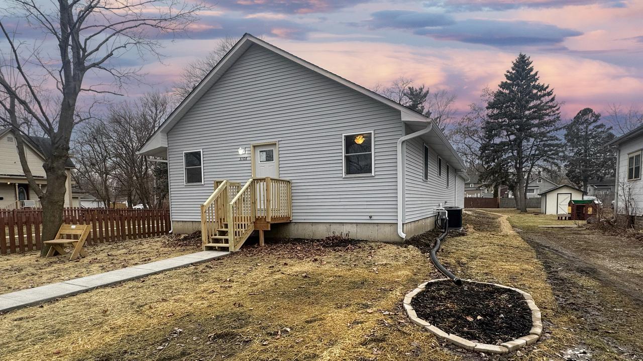 3108 Elizabeth Ave., Zion, IL 60099