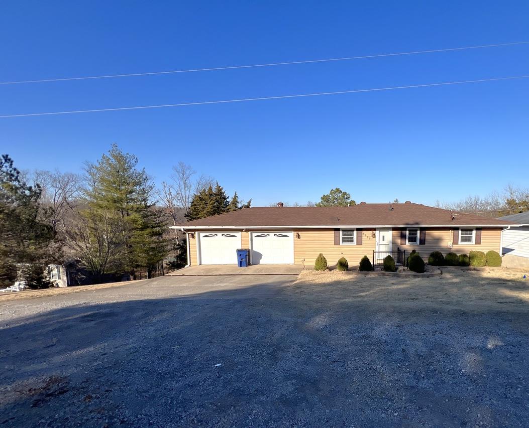 1991 S Lakeshore Dr., Goreville, IL 62939