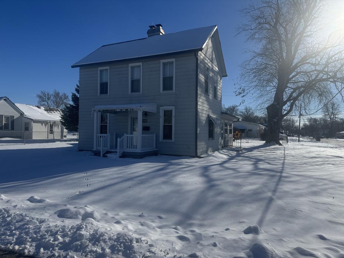 602 E Webster St., Clinton, IL 61727