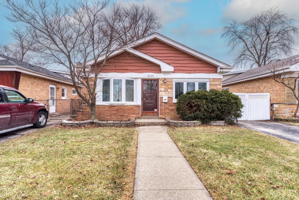 8625 43rd St., Lyons, IL 60534