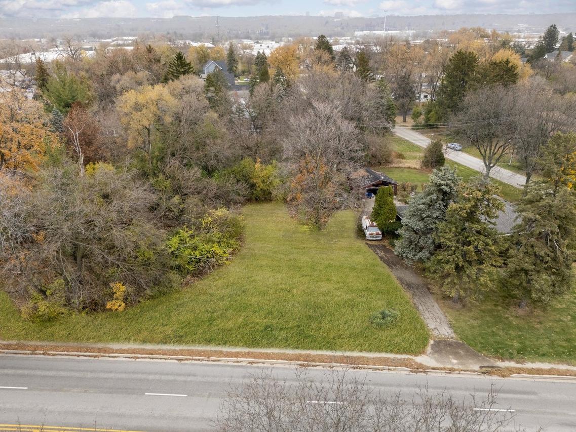 10/11 Maple Ave., Downers Grove, IL 60515