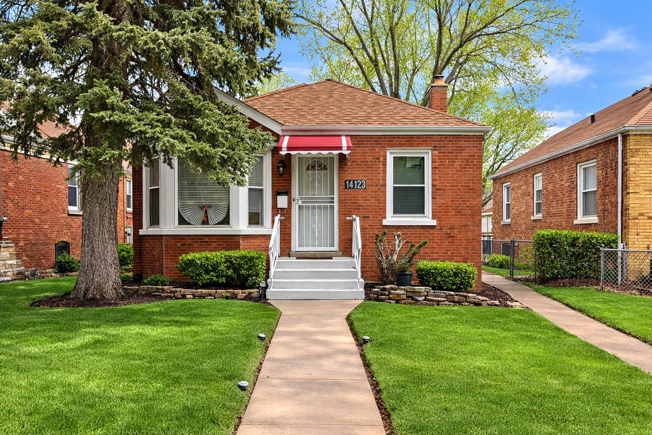 14123 S State St., Riverdale, IL 60827