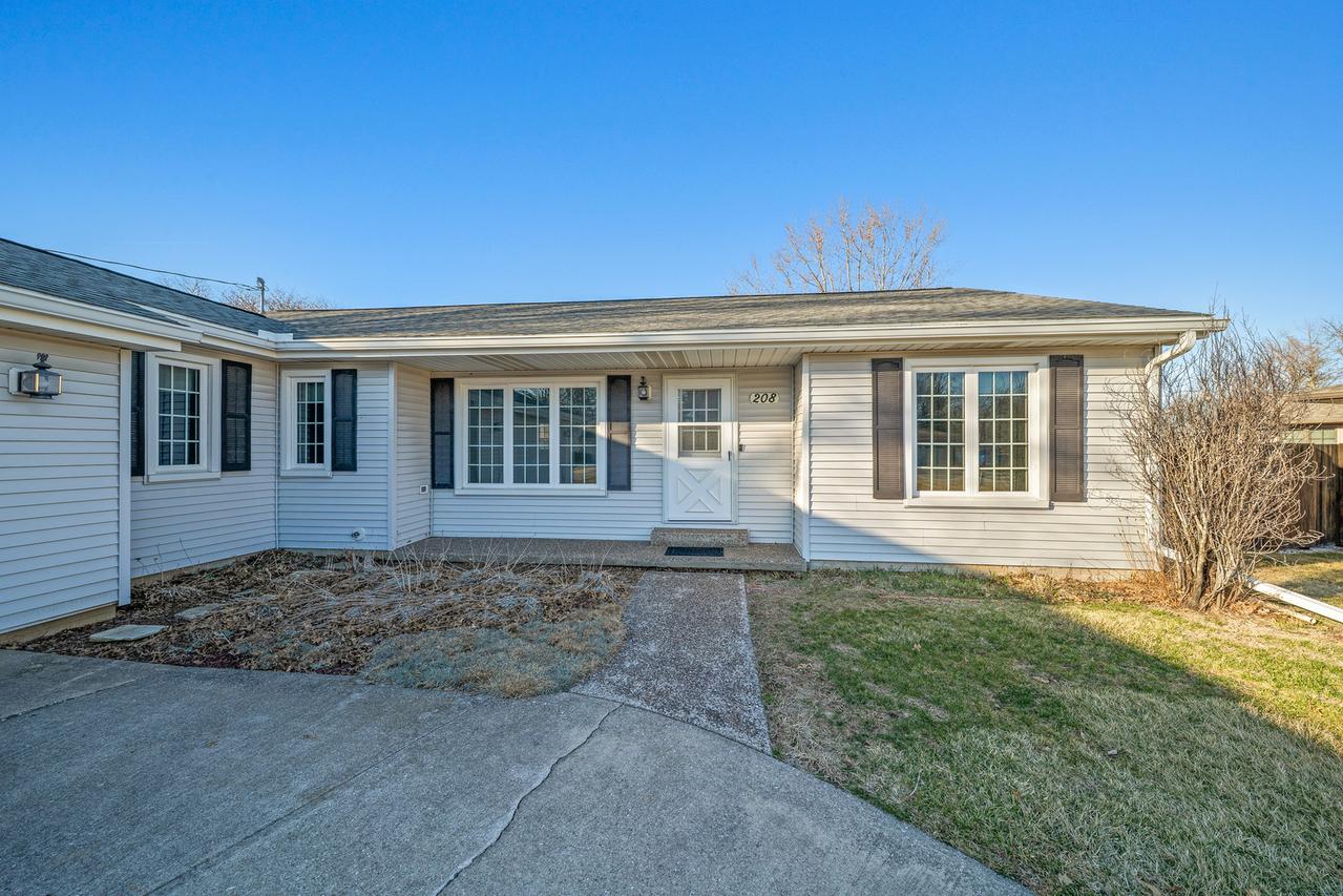 208 W 28th Ave., Coal Valley, IL 61240