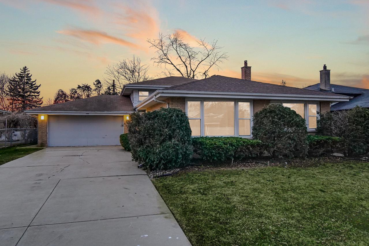 16906 Dobson Ct., South Holland, IL 60473