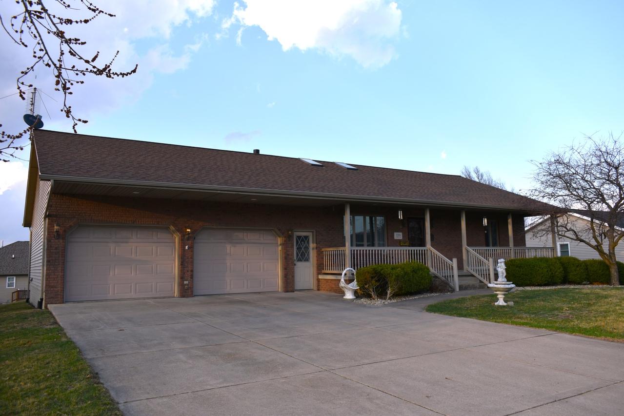 1308 W Carol Dr., Roanoke, IL 61561