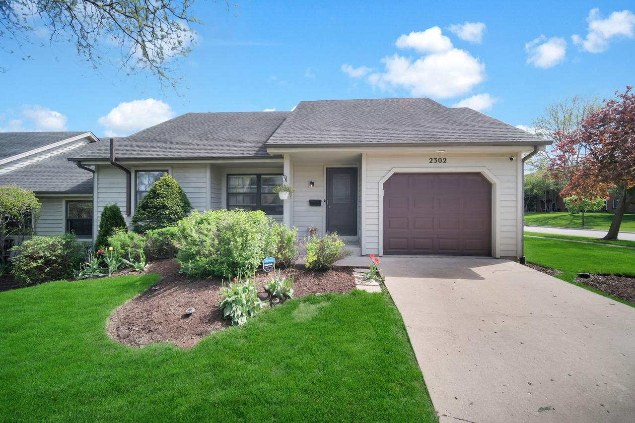 2302 Robin Ln., Elgin, IL 60123