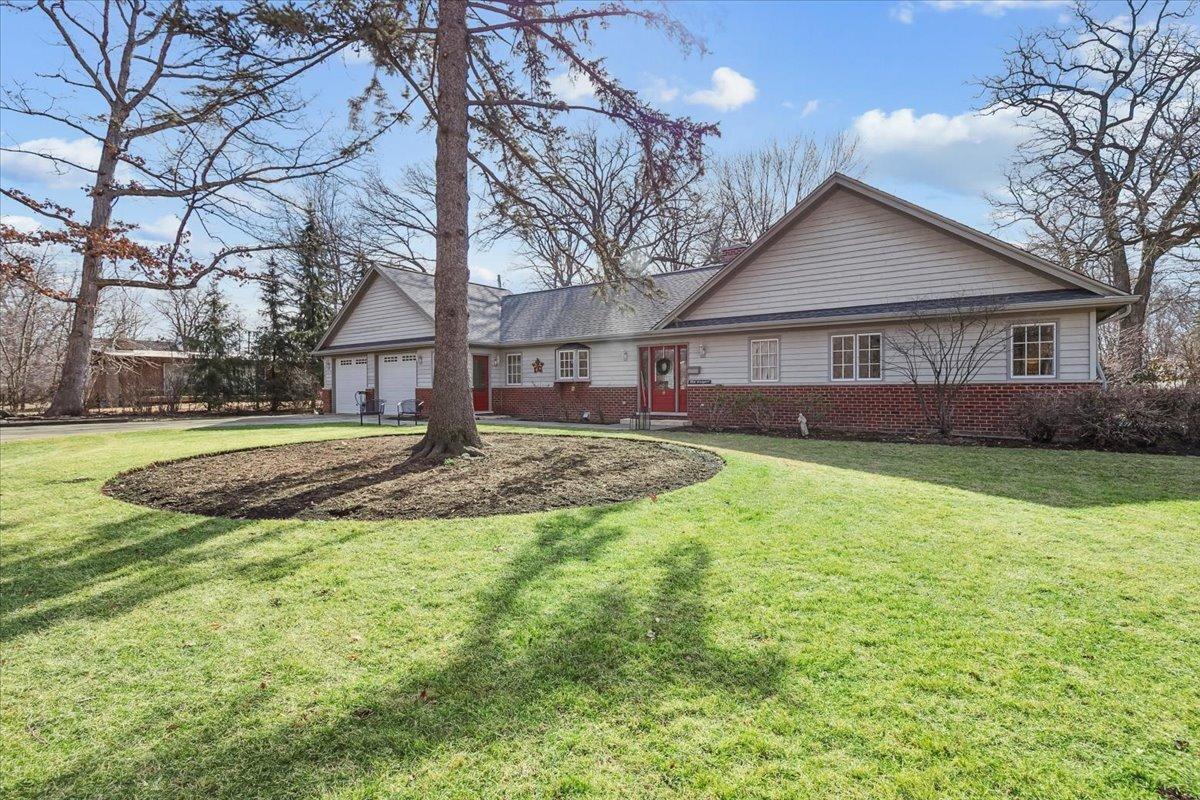 50 W Blodgett Ave., Lake Bluff, IL 60044