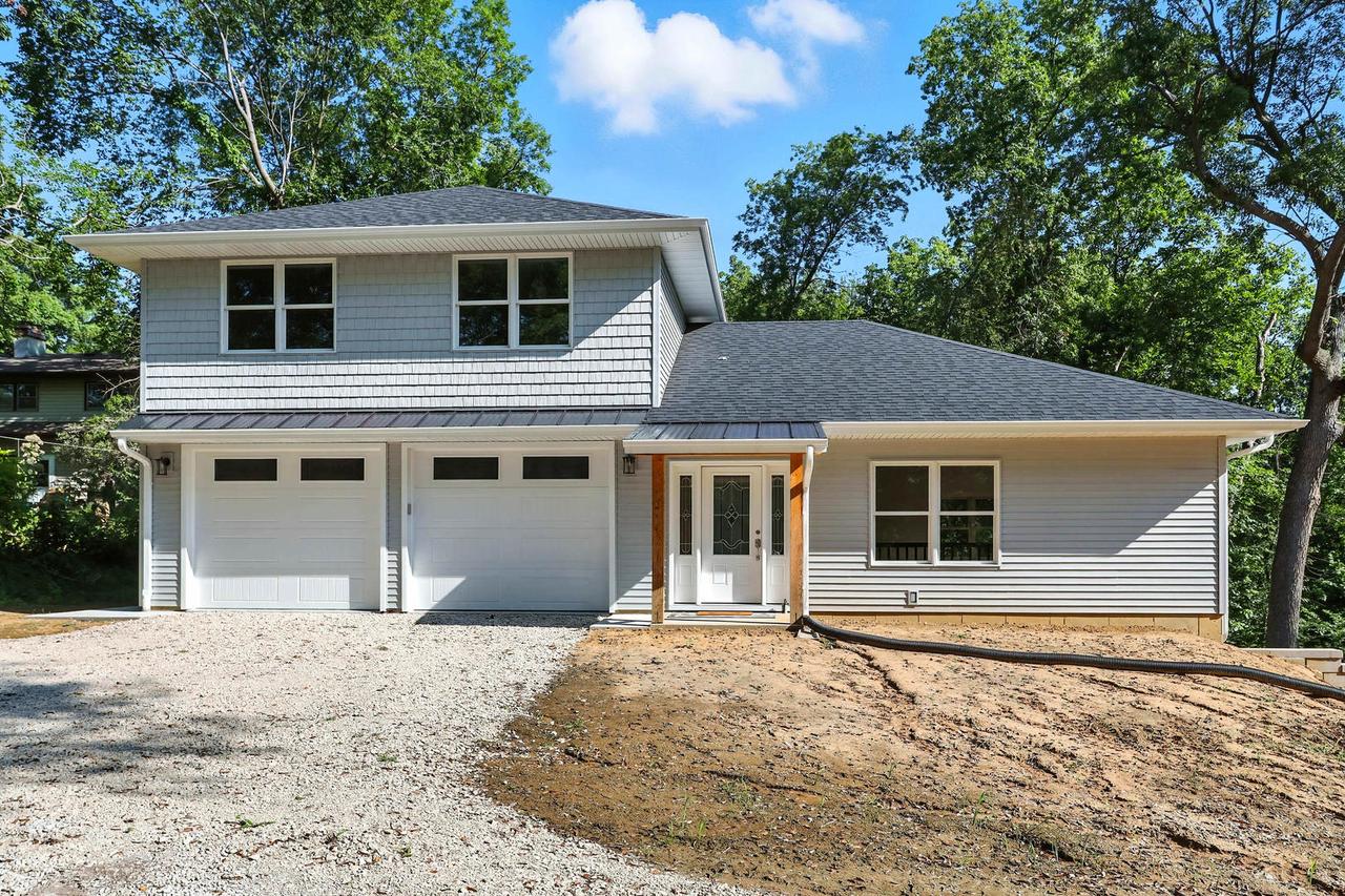 3303 Valley Dr., Geneseo, IL 61254