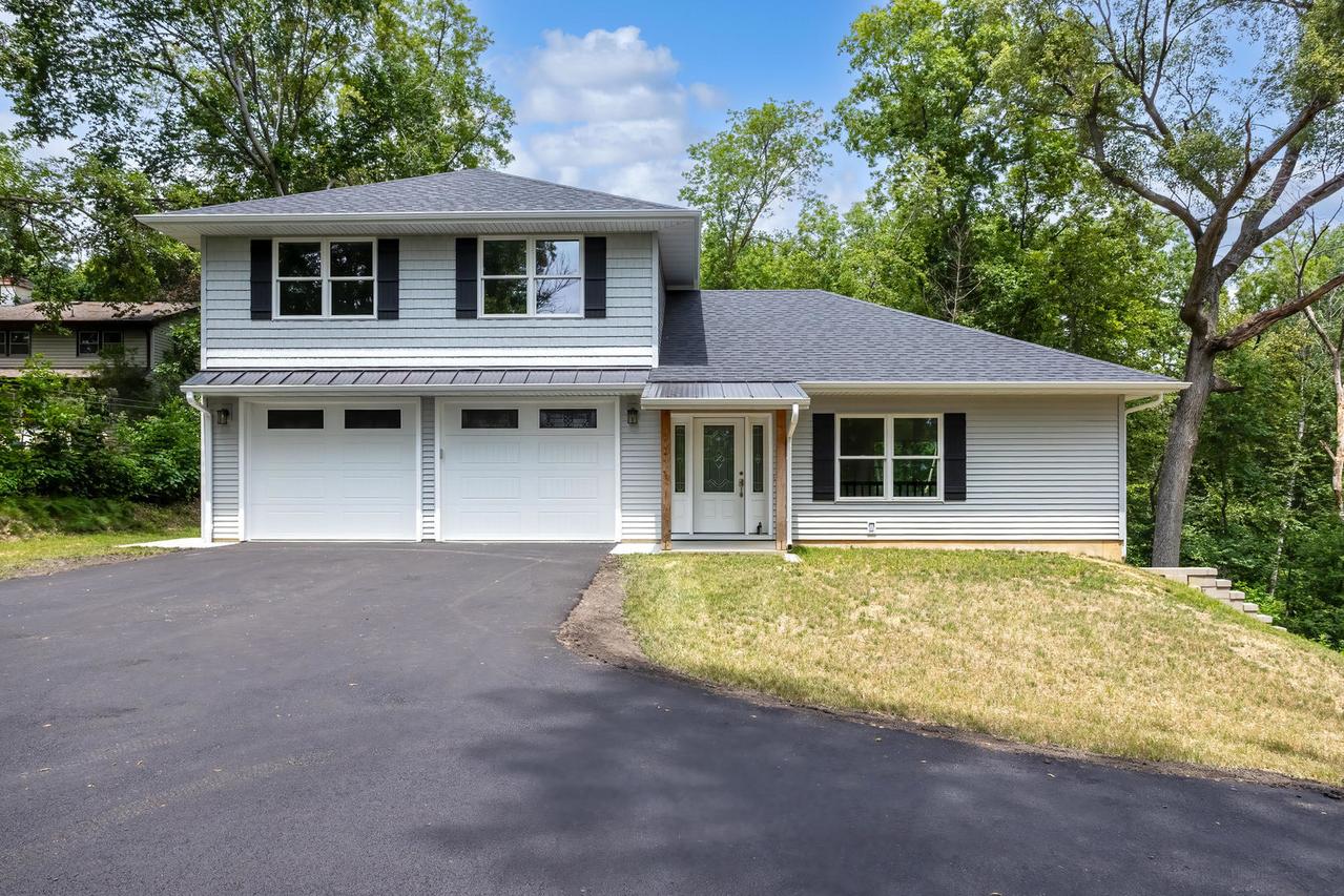 3303 Valley Dr., Geneseo, IL 61254