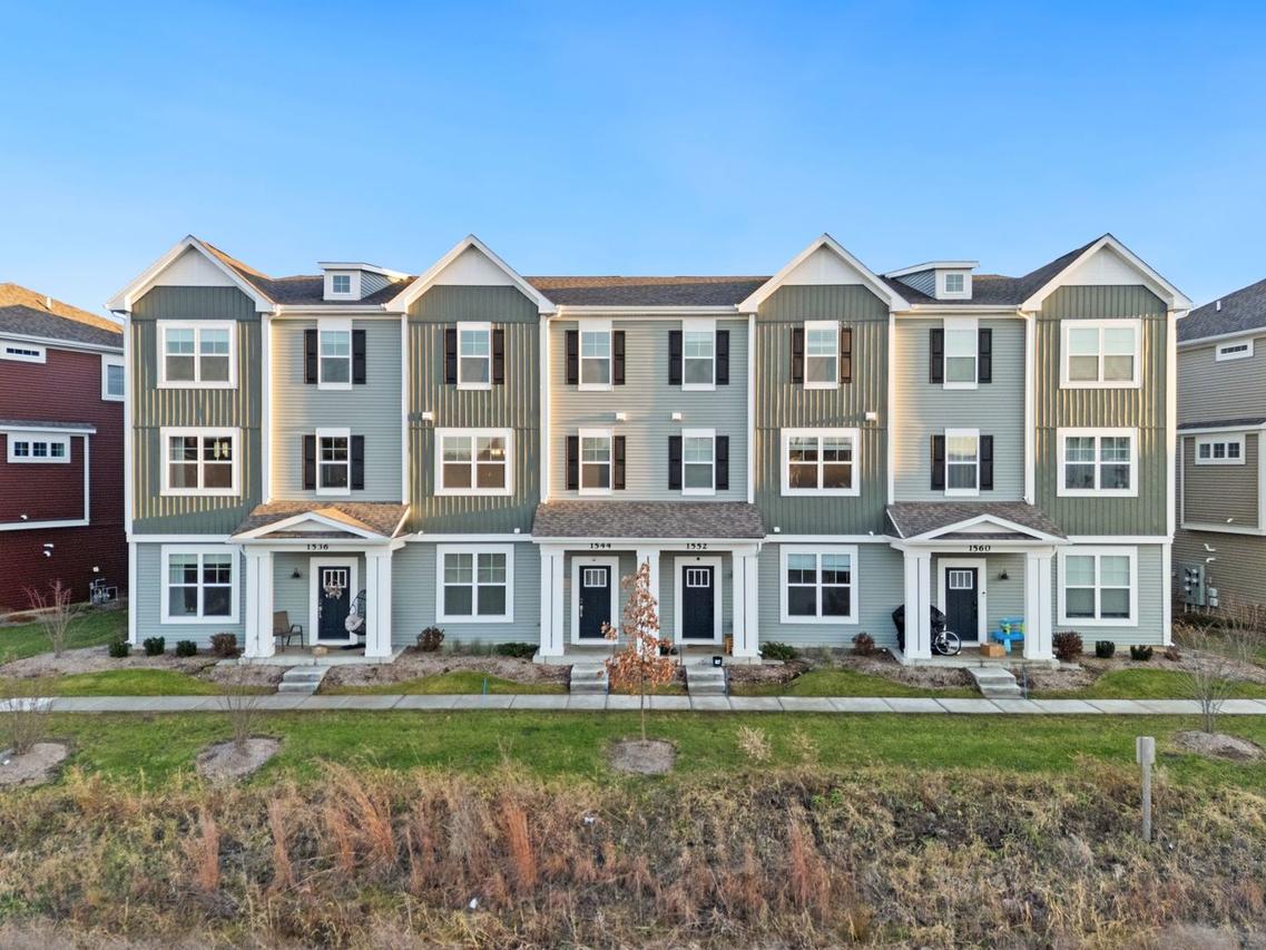 1544 Syracuse Dr., Grayslake, IL 60030