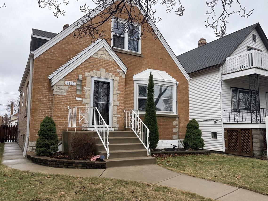 5917 W Roscoe St., Chicago, IL 60634