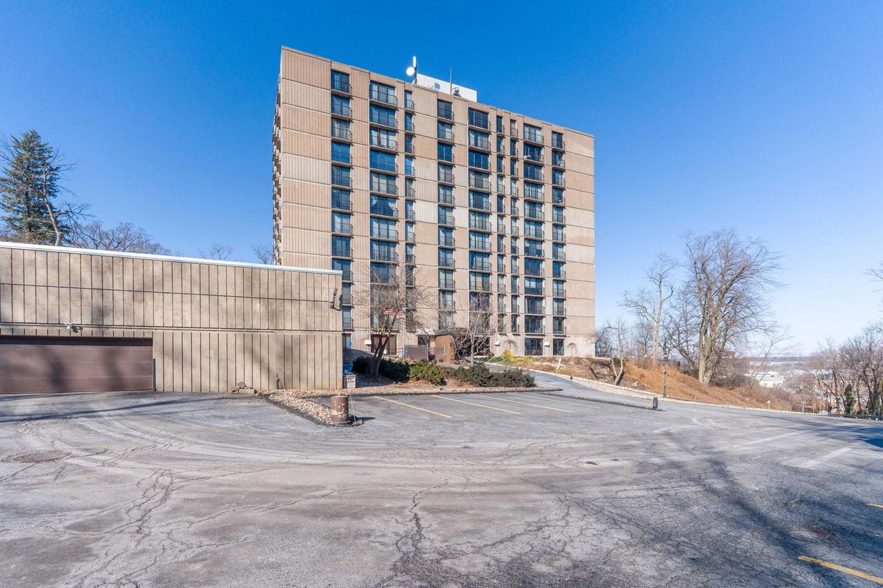 1800 7th St. #10E, East Moline, IL 61244