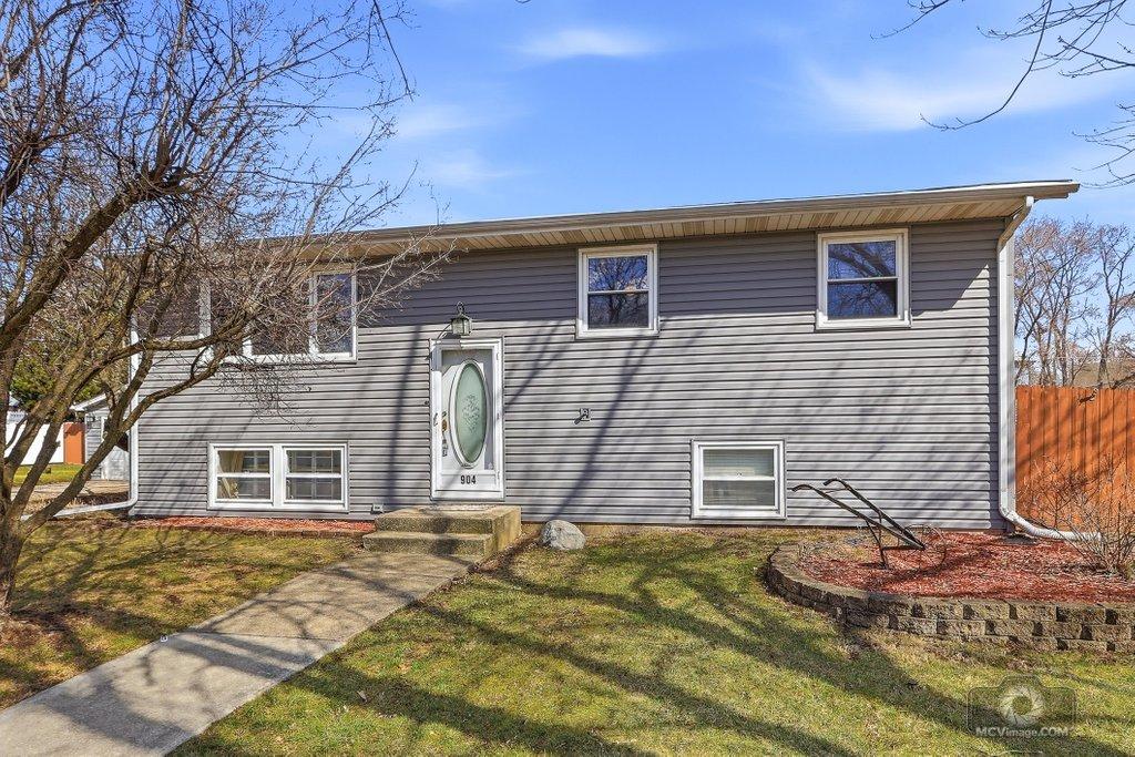 904 Cove Ave., Lockport, IL 60441