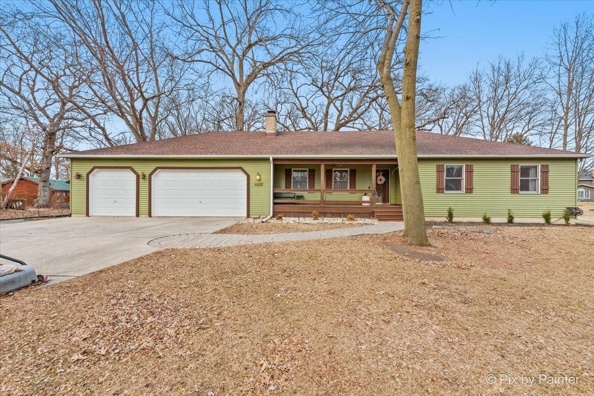 1689 Hilda Dr., Lake Holiday, IL 60552