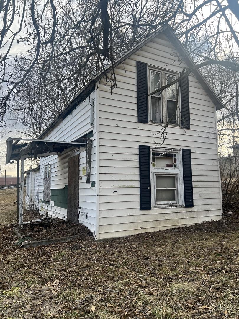 979 W Cerro Gordo St., Decatur, IL 62522