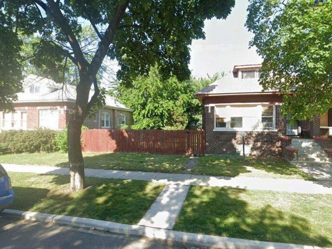 8356 S Paxton Ave., Chicago, IL 60617