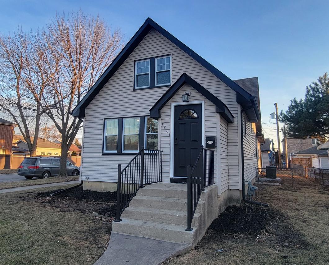 7501 W Winnemac Ave., Harwood Heights, IL 60706