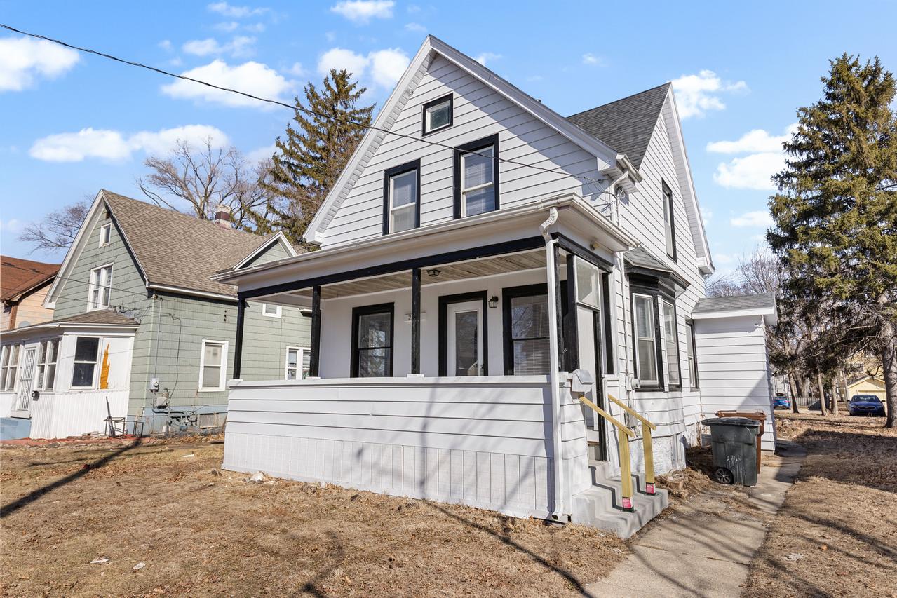 2126 9th St., Rockford, IL 61104