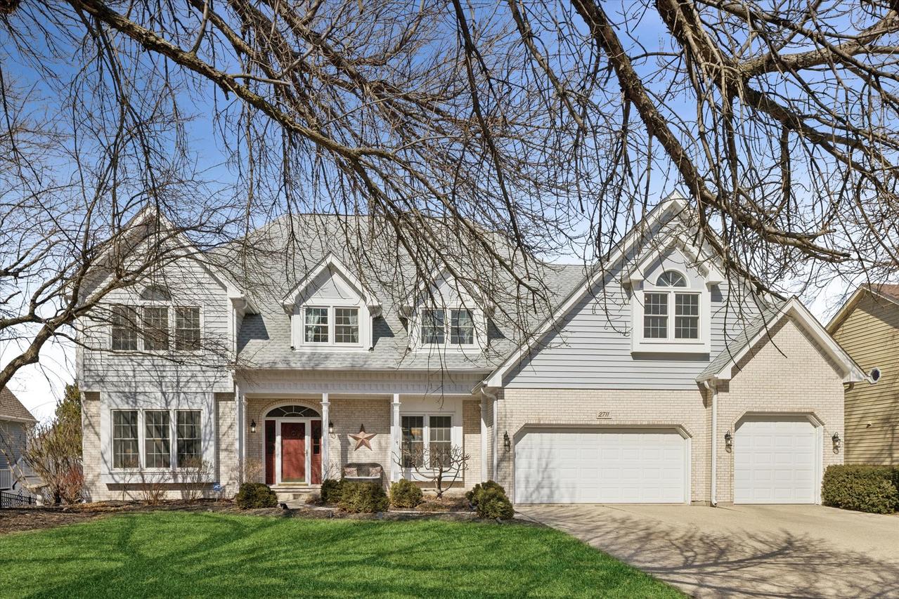 2711 Wendy Dr., Naperville, IL 60565