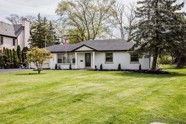 2055 Walnut Cir., Northbrook, IL 60062