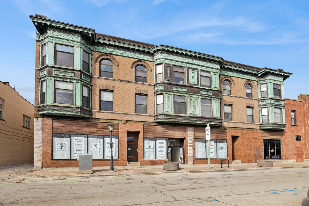 812 North Blvd. #201, Oak Park, IL 60302