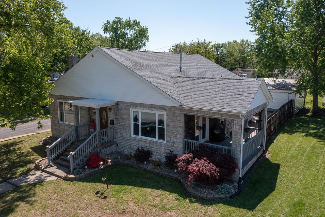433 E Main St., Salem, IL 62881