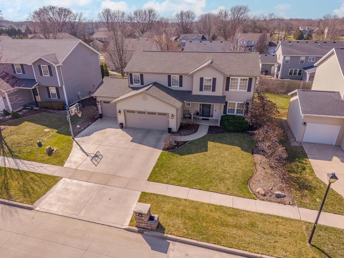 2215 Savanna Rd., Bloomington, IL 61705