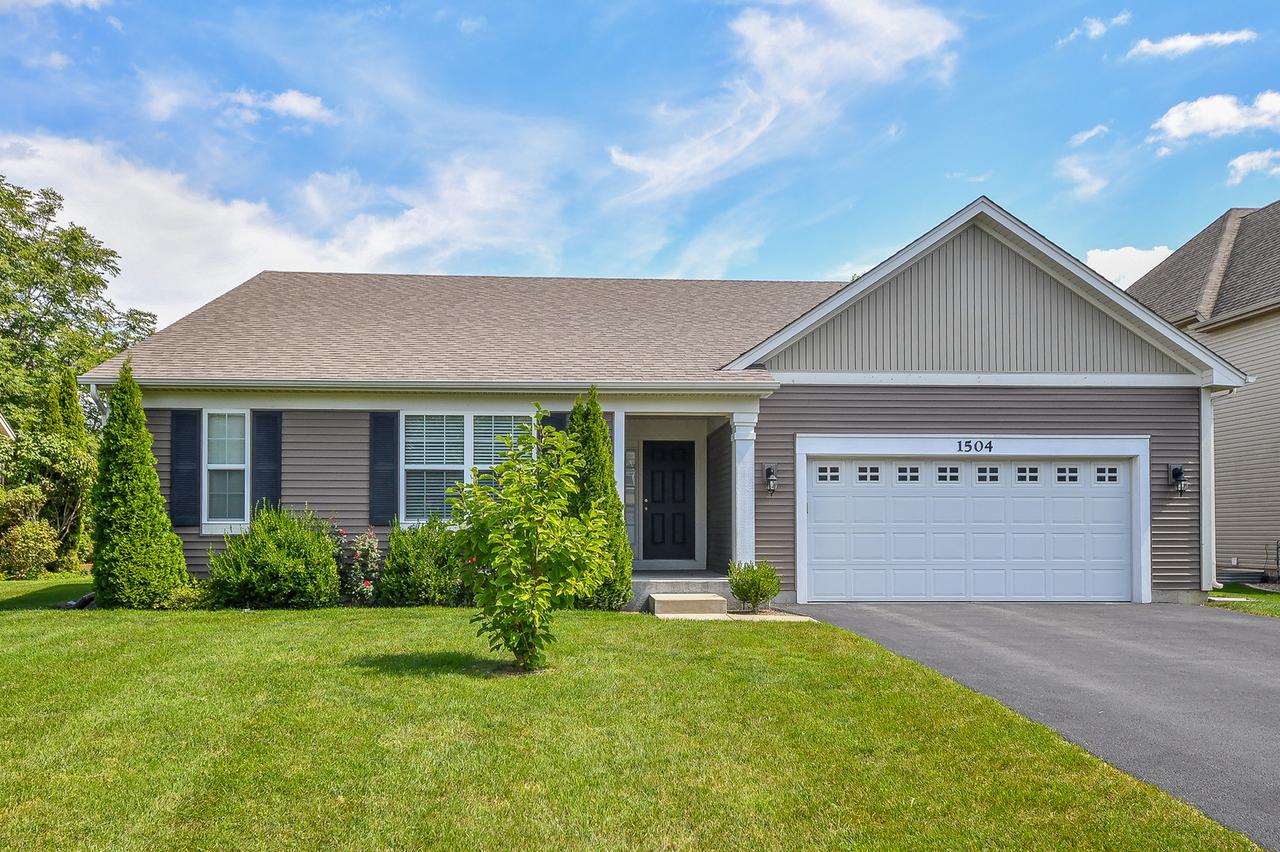 1504 Hearthstone Ln., North Aurora, IL 60542
