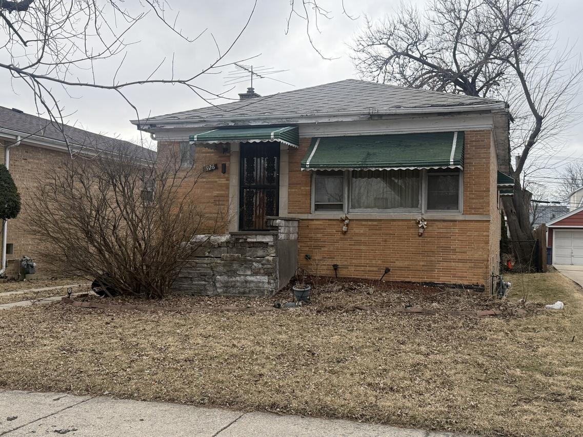 1926 S 24th Ave., Maywood, IL 60153