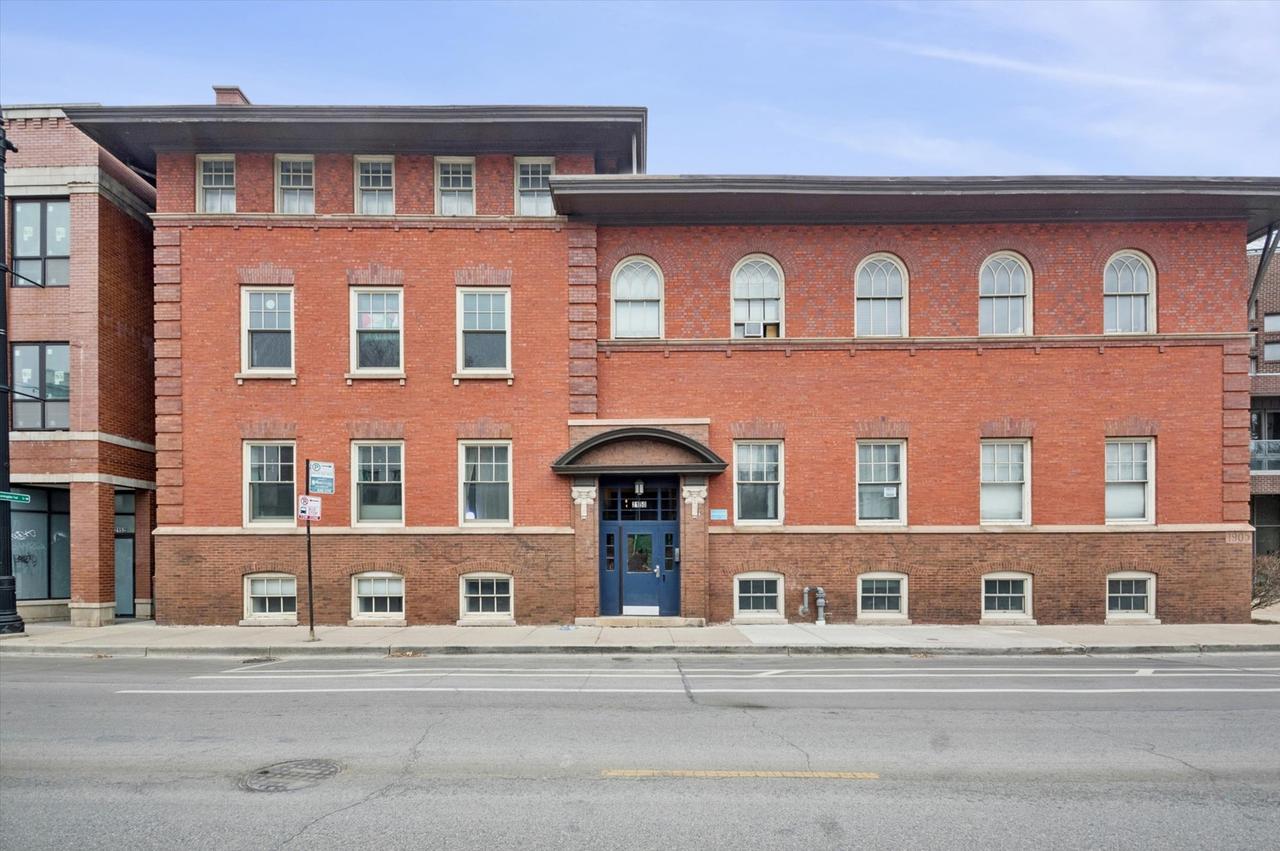 2150 W North Ave. #7, Chicago, IL 60647