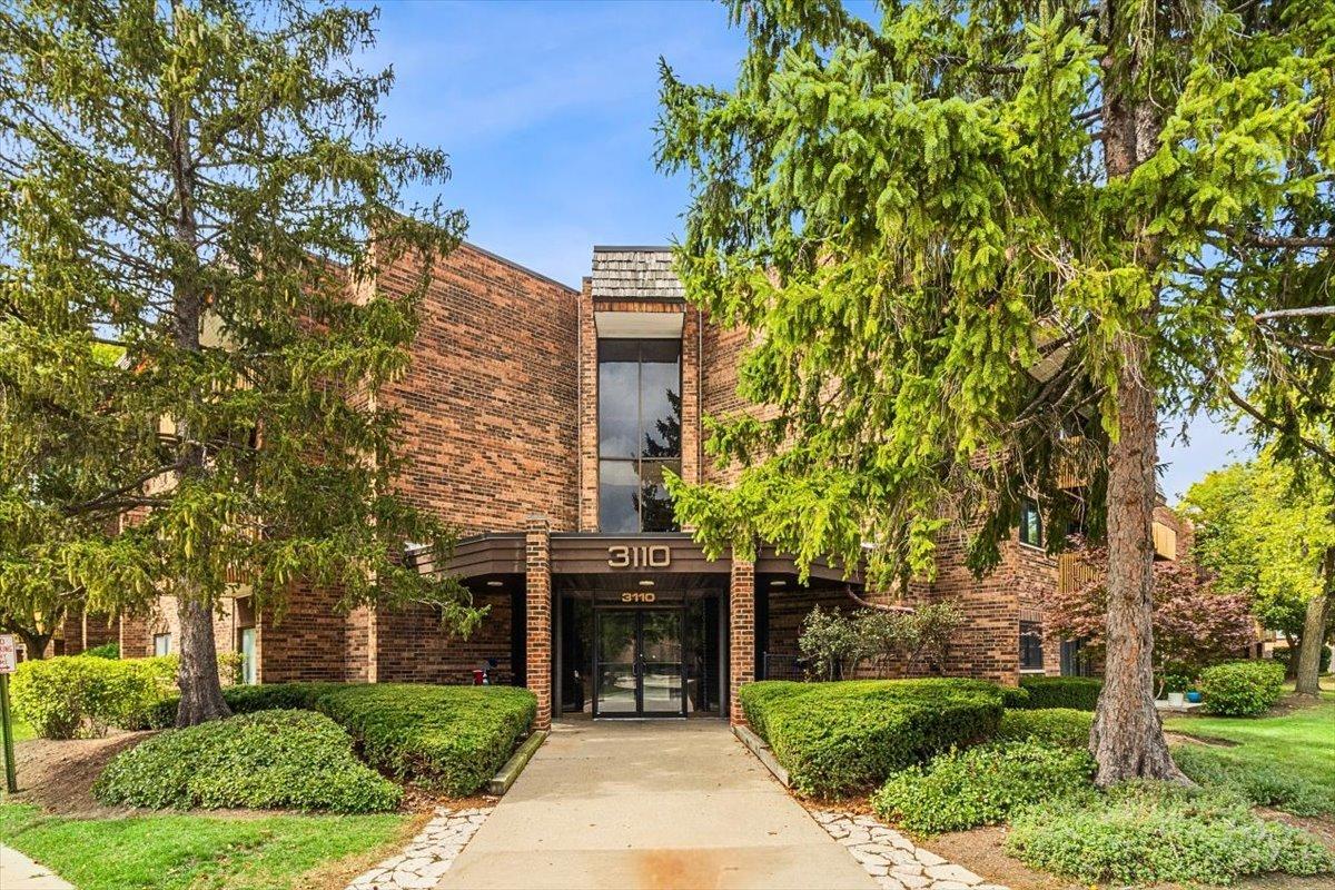 3110 Pheasant Creek Dr. #318, Northbrook, IL 60062