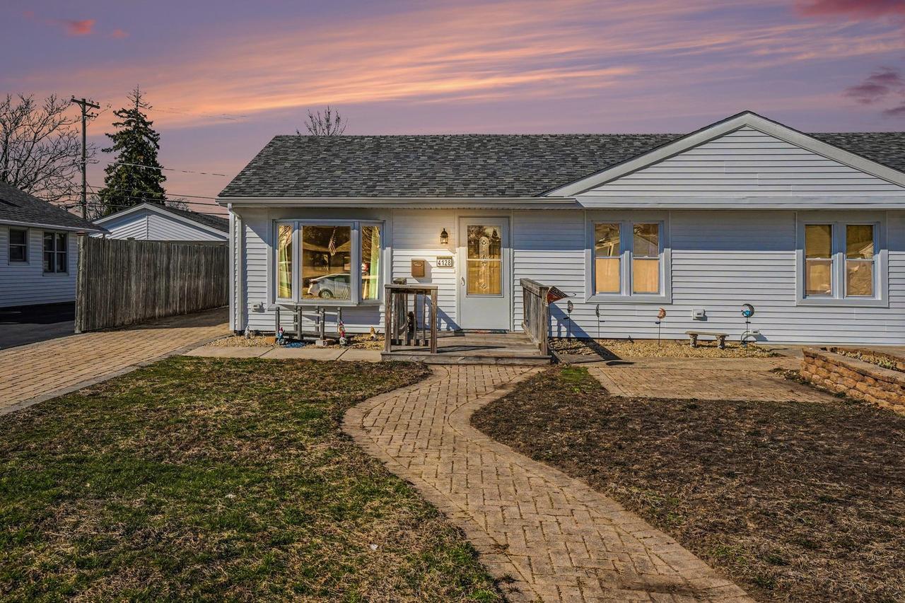 4128 W 90th Pl., Hometown, IL 60456