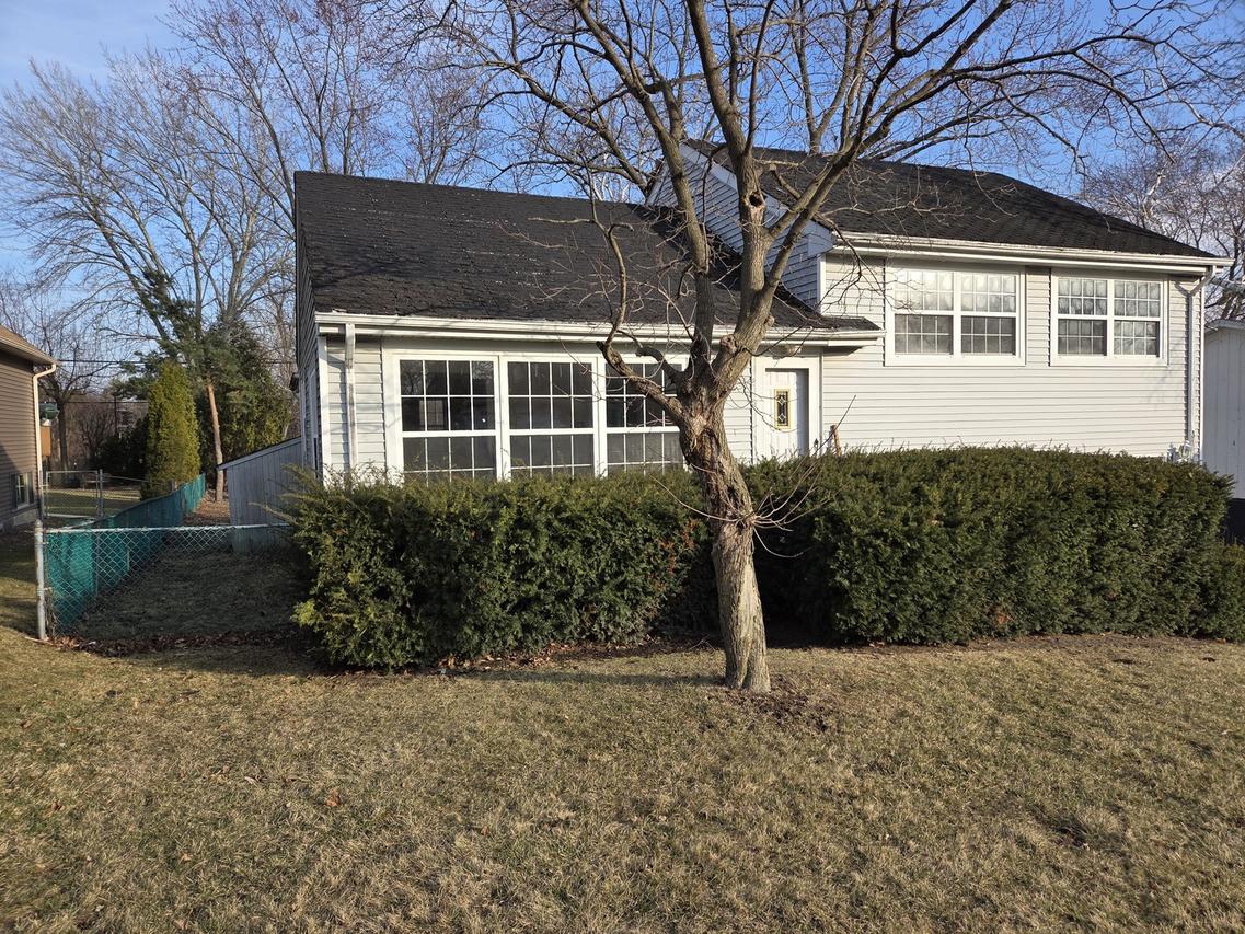 743 Skyline Dr., Barrington, IL 60010