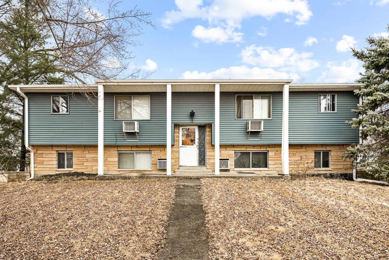 6573 Prairie St., Garden Prairie, IL 61038