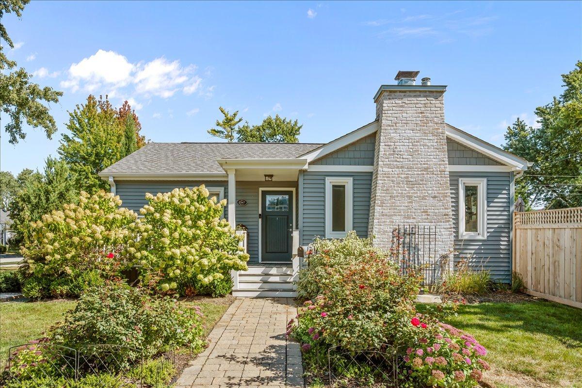 2347 Oak Ave., Northbrook, IL 60062