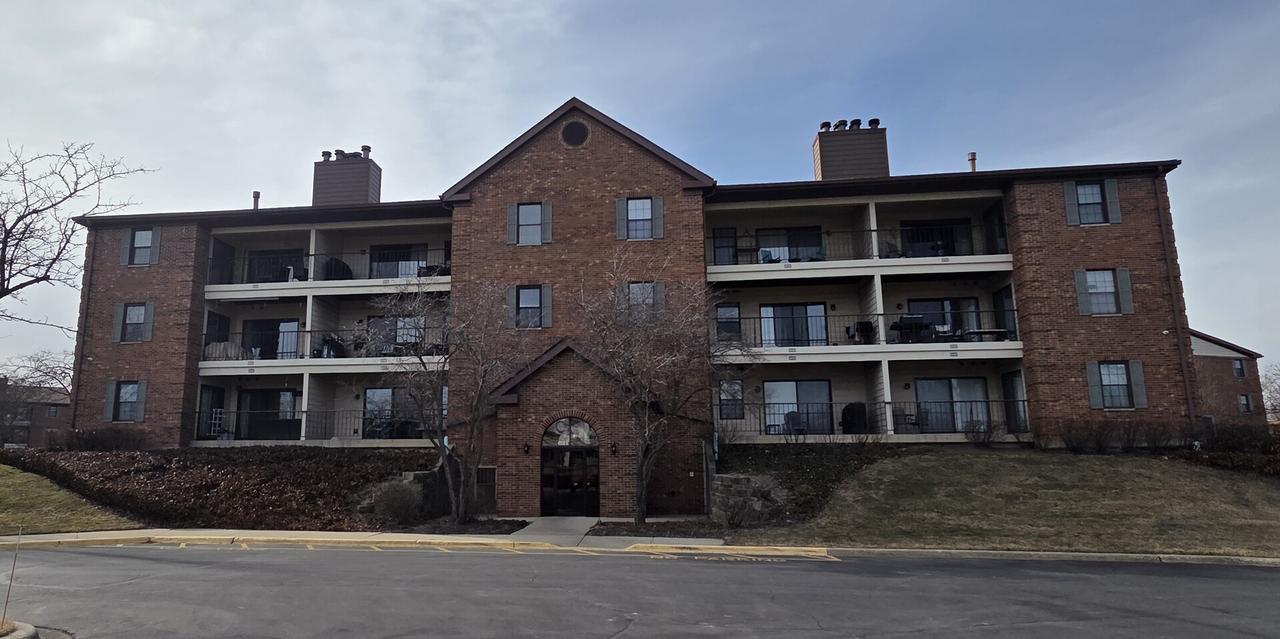 621 Hapsfield Ln. #103, Buffalo Grove, IL 60089