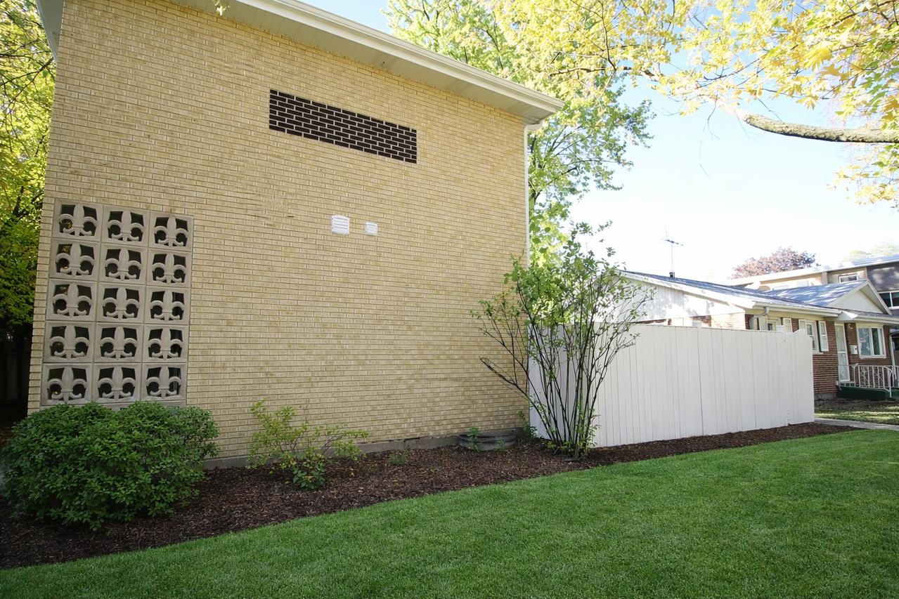 920 Dodge Ave., Evanston, IL 60202