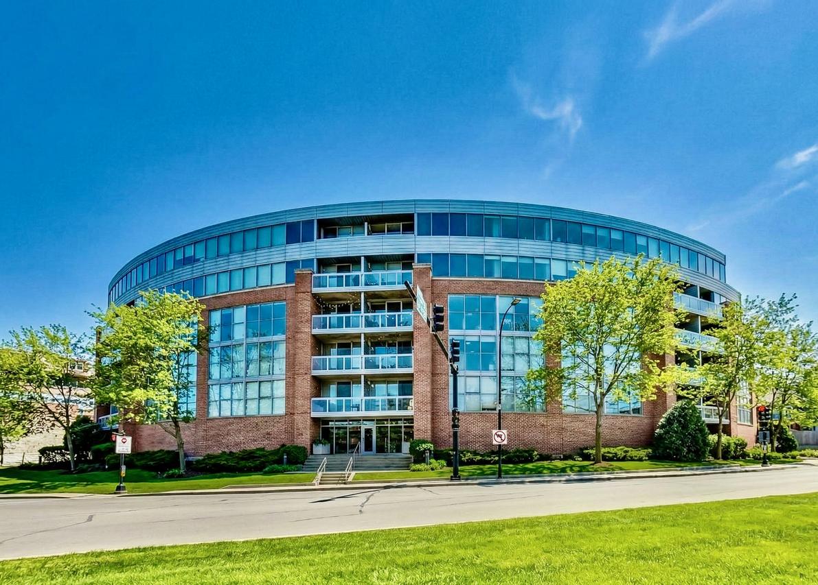 1228 Emerson St. #304, Evanston, IL 60201