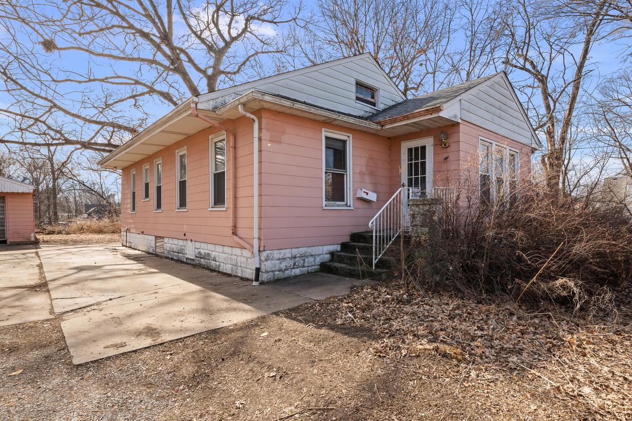 3222 22nd Ave., Rock Island, IL 61201