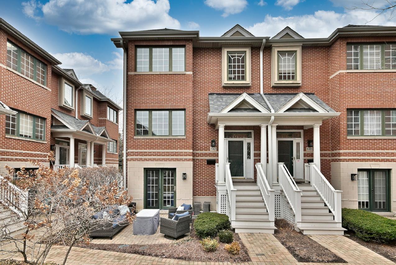 142 W 3rd St., Elmhurst, IL 60126